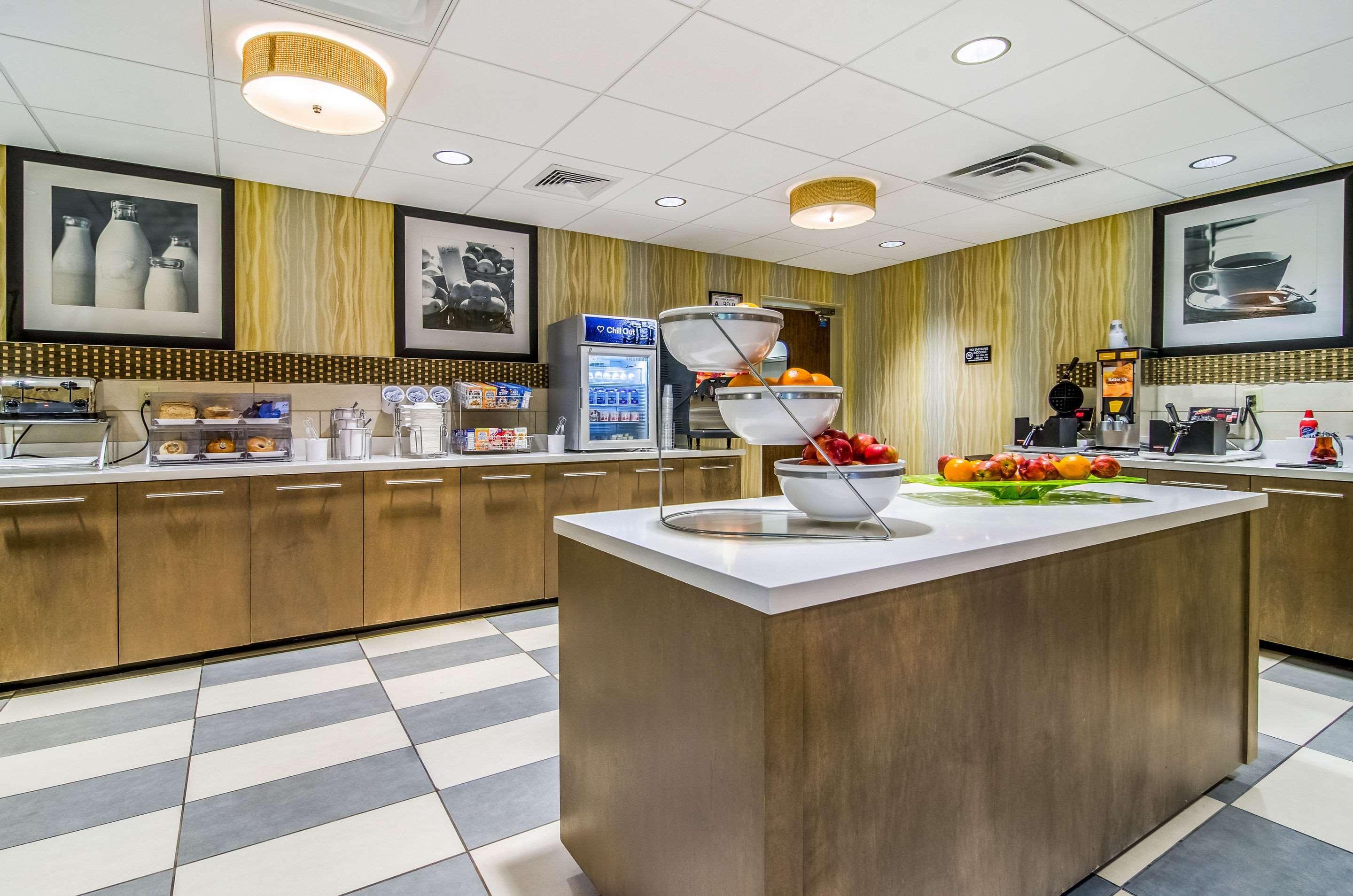 Comfort Inn Raleigh Midtown Екстер'єр фото