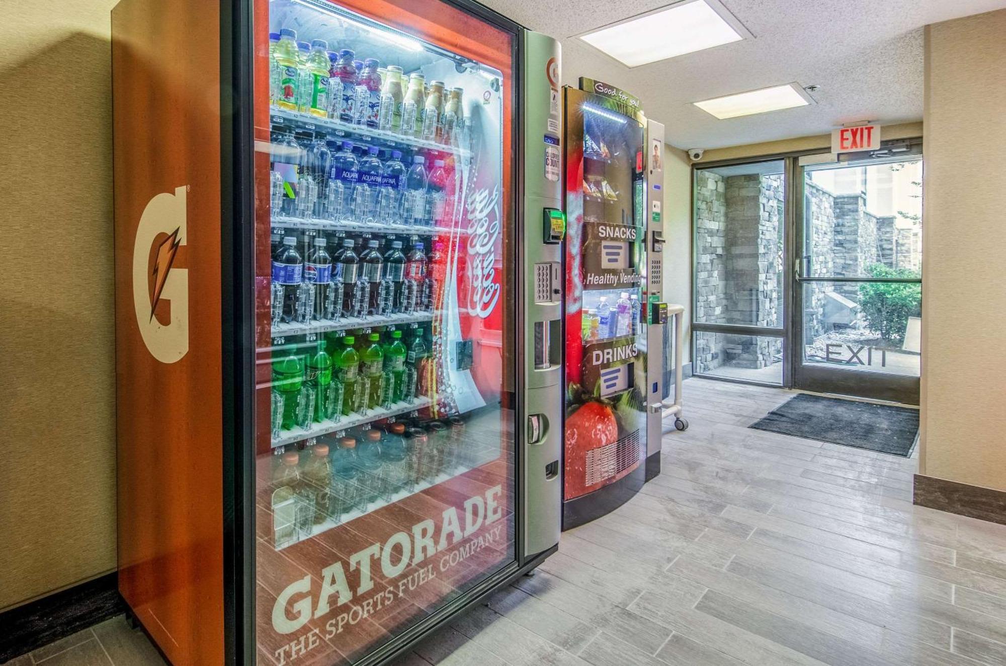 Comfort Inn Raleigh Midtown Екстер'єр фото