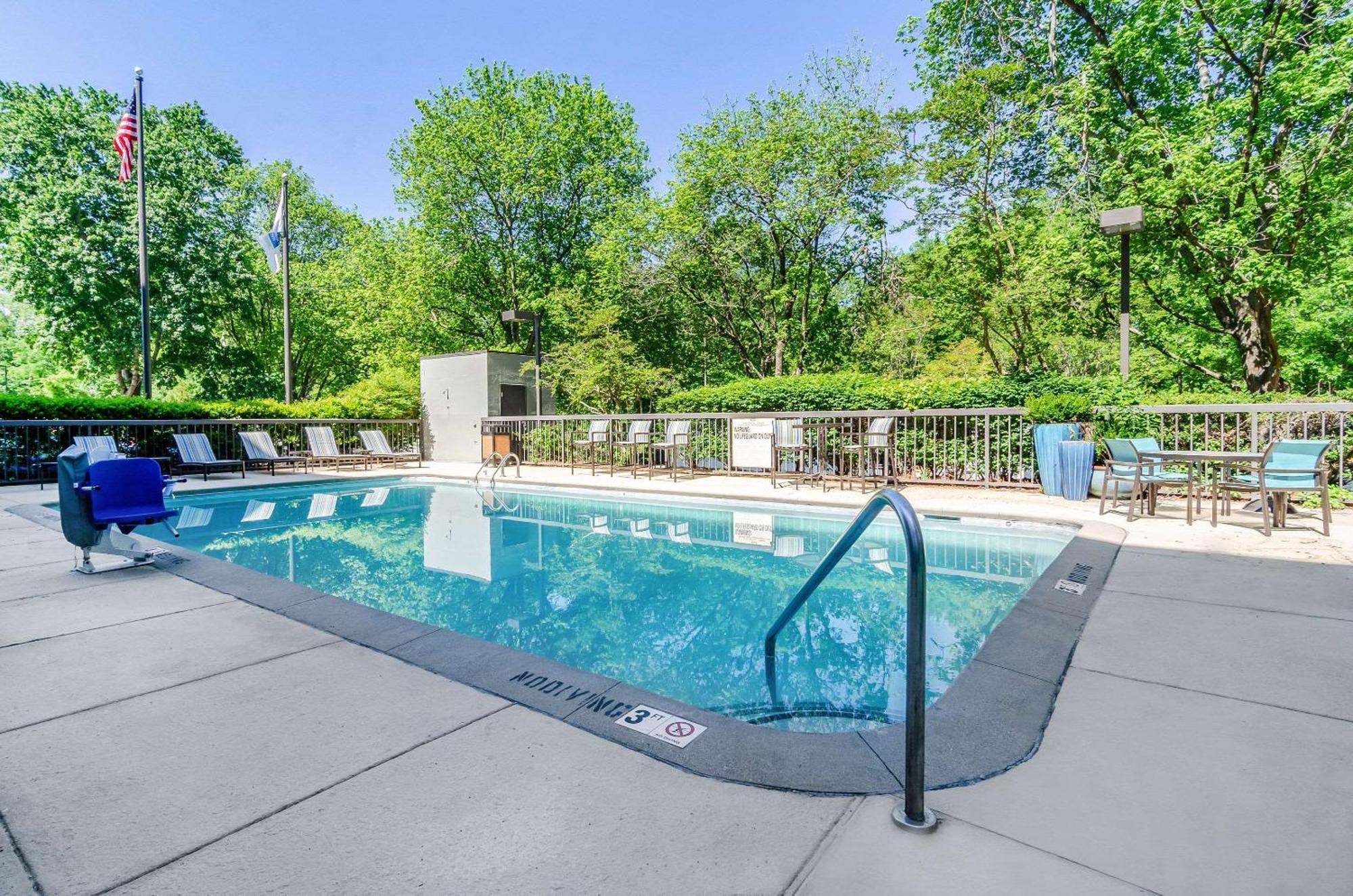Comfort Inn Raleigh Midtown Екстер'єр фото