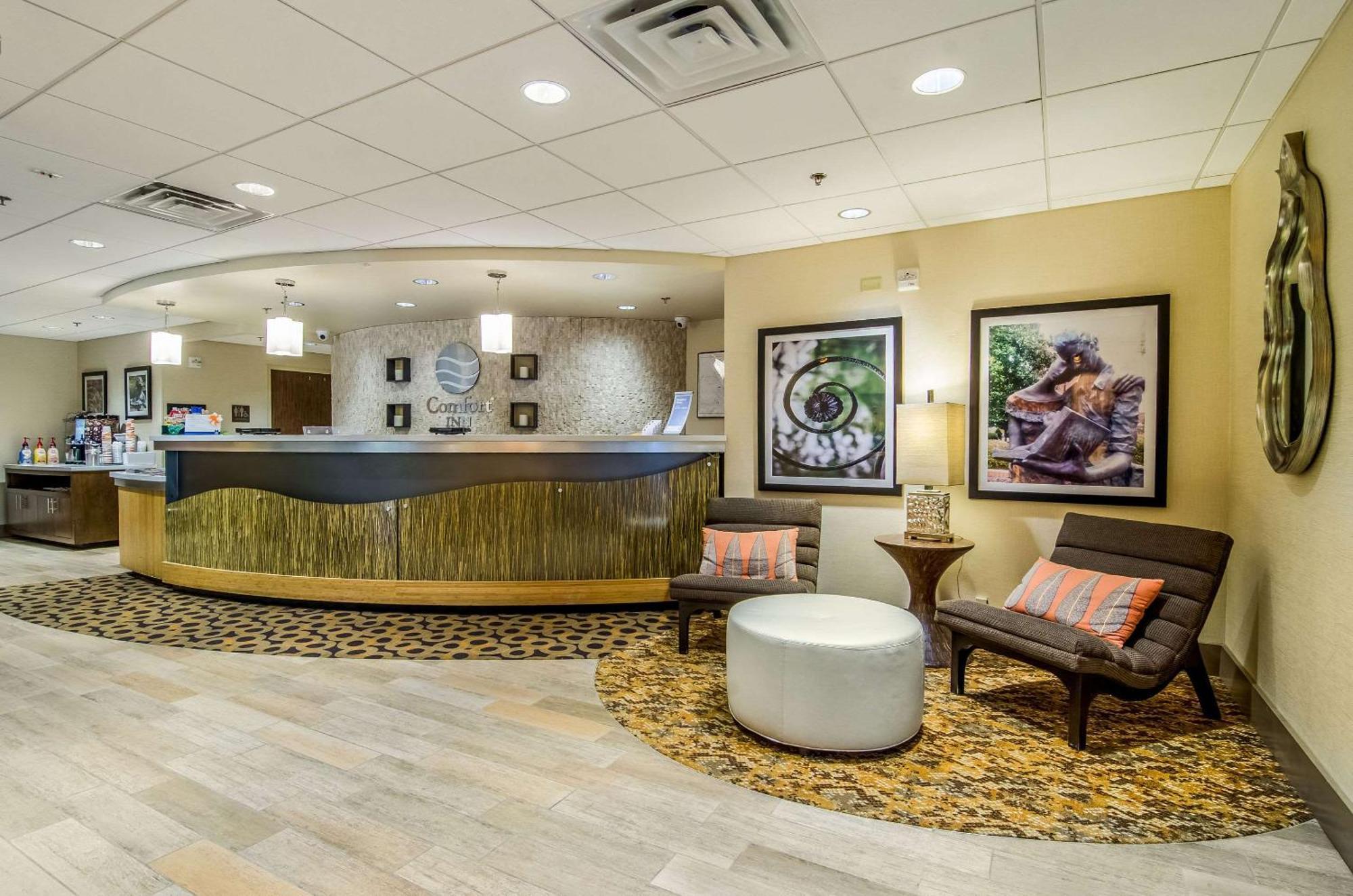Comfort Inn Raleigh Midtown Екстер'єр фото